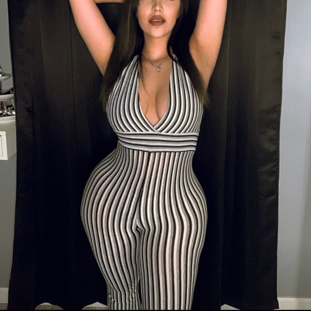 Fashion nova sexy jumpsuit